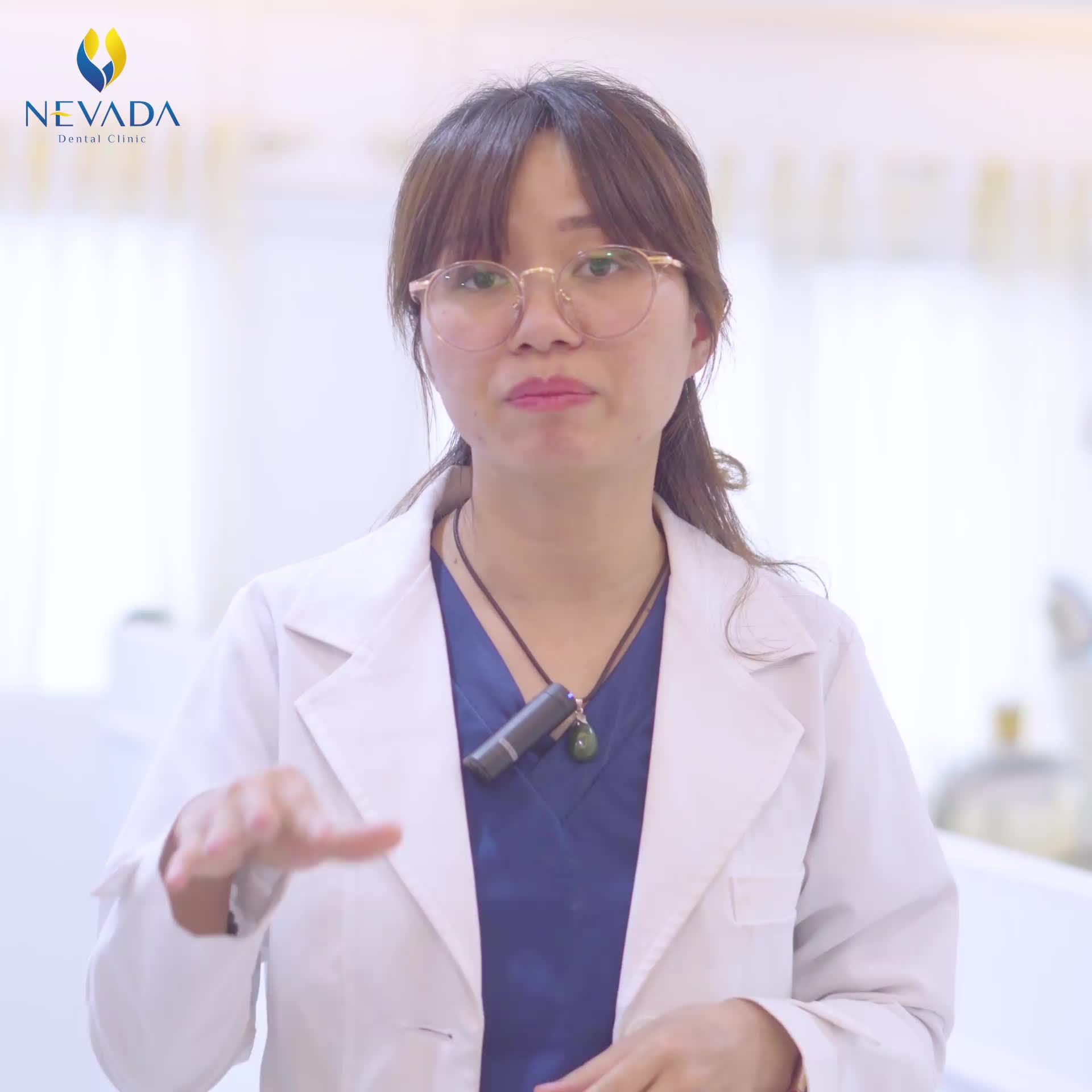 Được xem là giải pháp thẩm mỹ cải tiến từ bọc răng sứ, Dán Sứ Veneer nổi bật với hàng loạt ưu điểm