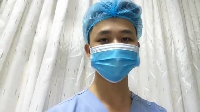 Siêu ngực Sa trễ sau 12h - dáng ngực khách hàng khi ngồi dậy. Đẹp không khác gì ngực nâng !