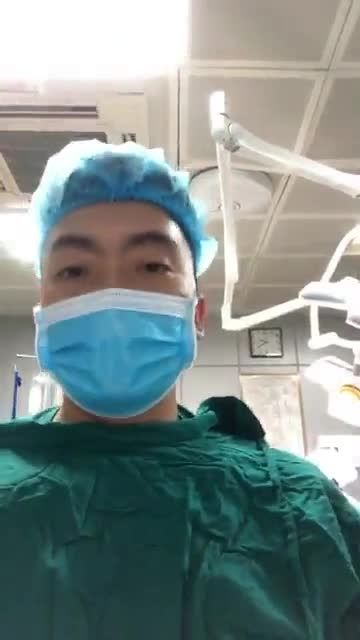 Bụng siêu khổng lồ của Dr Hoàng Tuấn .