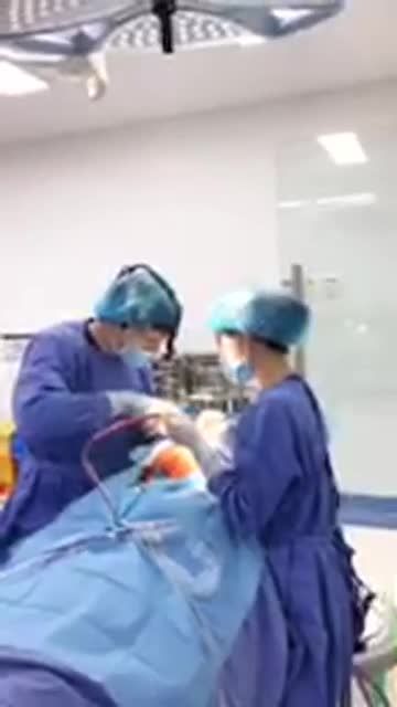 Cận cảnh quá trình nâng mũi khắc phục tình trạng mũi thấp , mũi hếch đầu mũi to