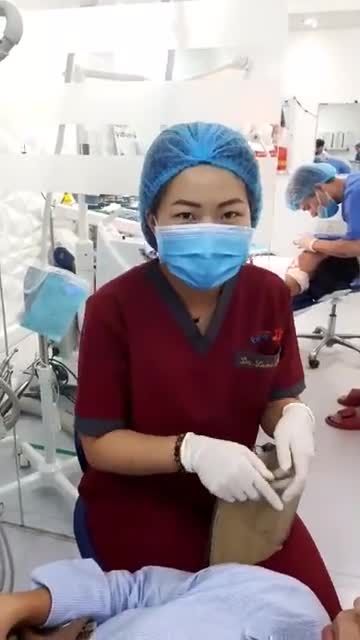 KHÁCH HÀNG BỌC SỨ LAVA 21 RĂNG