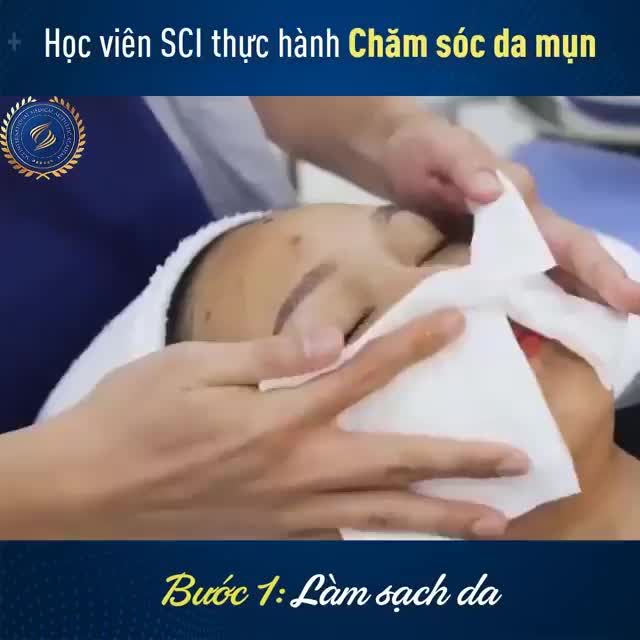 Mục sở thị buổi thực hành chăm sóc da mụn trên mẫu thật của Học viên Đào tạo