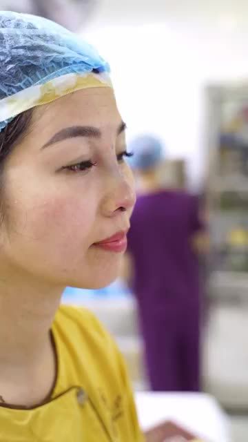 Không tin vào mắt mình sau nâng mũi Demi 5D tại Dr.Hải Lê