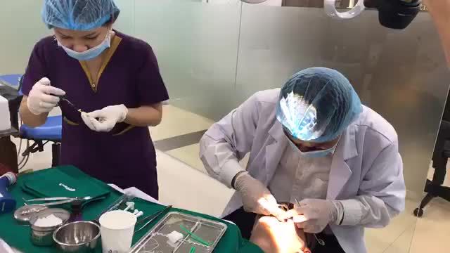Theo dõi quá trình dán sứ Veneer của Mc Lê Anh Phương - Cà phê sáng tại Hải Lê Dentist