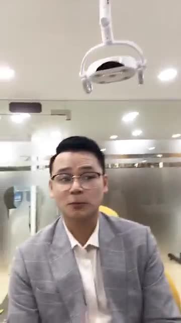 Lắng nghe sự thay đổi của Mc Lê Anh Phương - Cà phê sáng vừa thực hiện dán sứ Vener tại Hải Lê Dentist