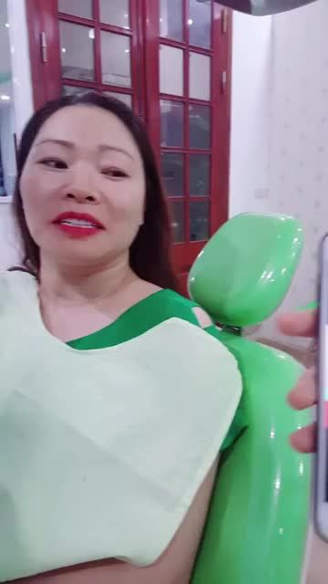 Kết quả thẩm mỹ 20 veneer sứ, khắc phục hoàn toàn tình trạng răng nhiễm Tetracycline nặng.