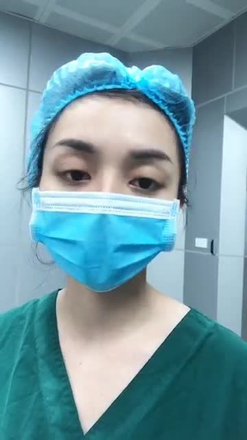 Bắp tay săn chắc thon gọn sau hút mỡ với công nghệ Vaser Lipo.