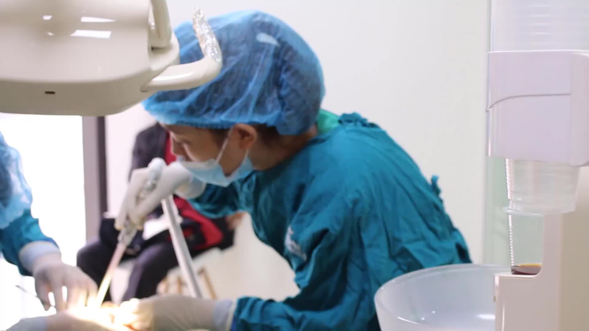Cấy ghép trụ implant Korea(Dentium - Ostem) cho bệnh nhân V. T. T. T - 21 tuổi ở Bắc Giang