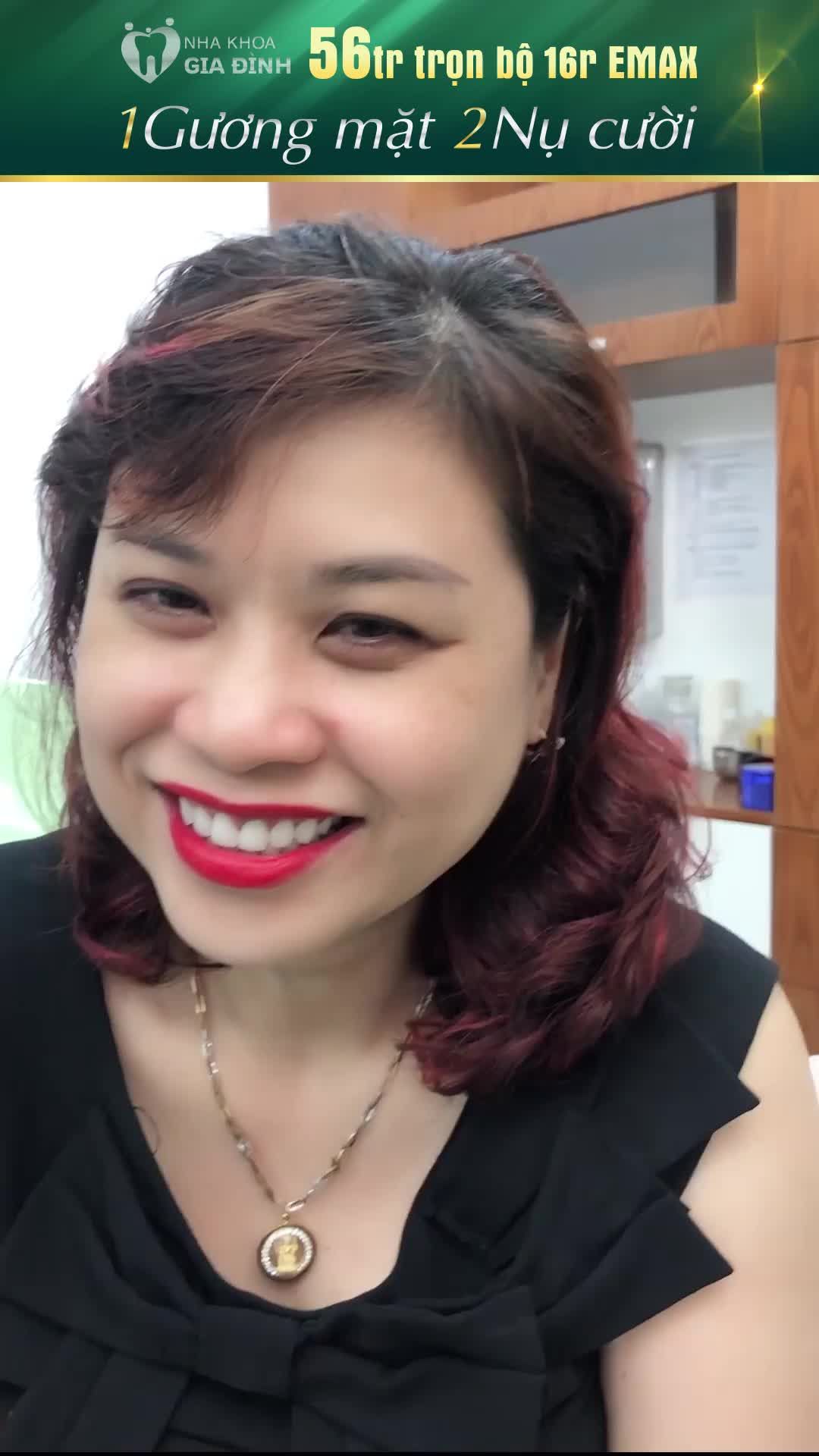 1 GƯƠNG MẶT 2 NỤ CƯỜI