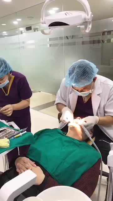 ĐÓN CHỜ NỤ CƯỜI CHUẨN THƯƠNG HIỆU của Mc Lê Anh Phương trong quá trình dán sứ Veneer