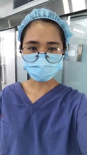 Khách hàng nữ 28 tuổi teo tuyến vú sau sinh nâng vòng 1 bằng túi Motiva Nano chip Ergonomix size 300 cc