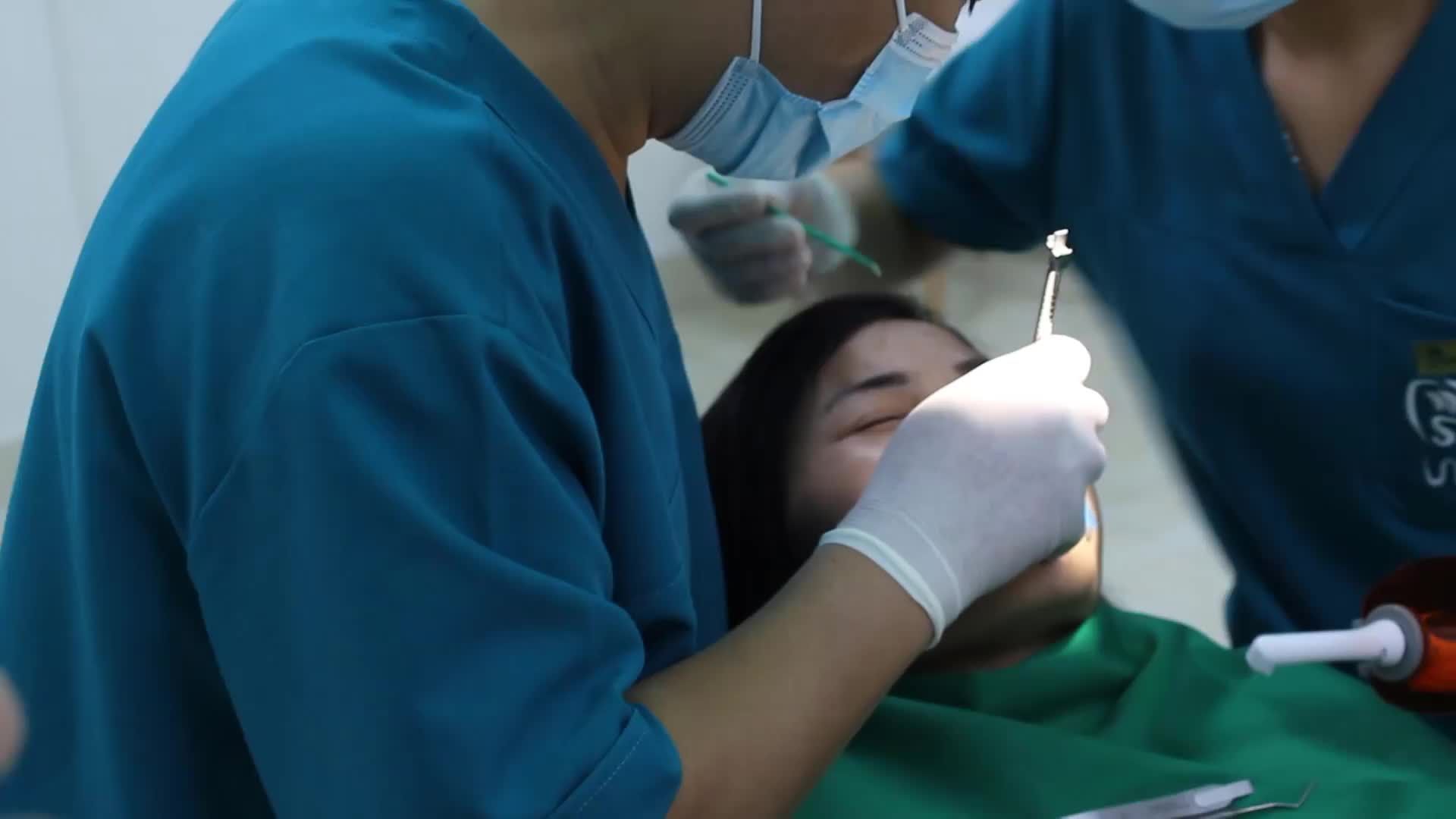 Case gắn mắc cài kim loại cho bệnh nhân N. T. H - 27 tuổi ở Thanh Hóa