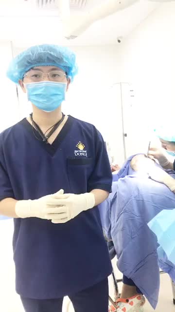 Bất ngờ với phương pháp cấy tóc tự thân cho khách hàng Bị Hói Tóc quá lâu