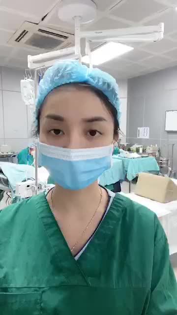 Bụng sổ, sẹo dọc xấu của bà mẹ 2 con và sự thay đổi sau thực hiện combo tạo hình bụng và hút mỡ.