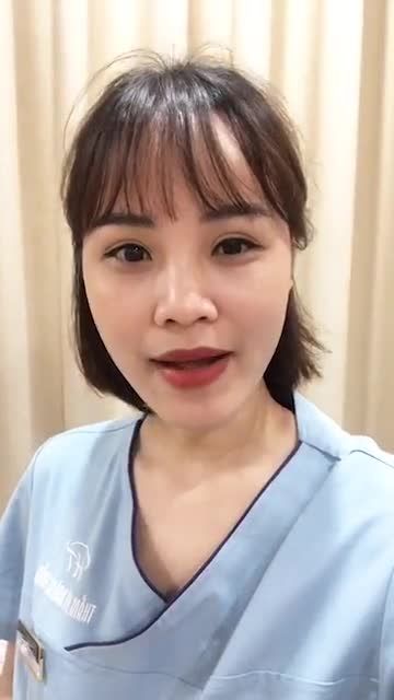 Mời cả nhà theo dõi cận cảnh 1b điều trị mụn thịt vùng mắt với công nghệ laser CO2.