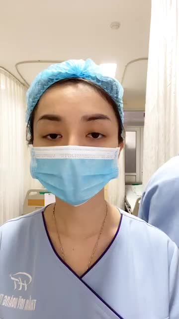 Tuyệt vời ông mặt trời Bà mẹ 3 con sở hữu bụng rạn da, chùng nhão, nhiều mỡ thừa và sự thay đổi sau 1 đêm tỉnh dậy.