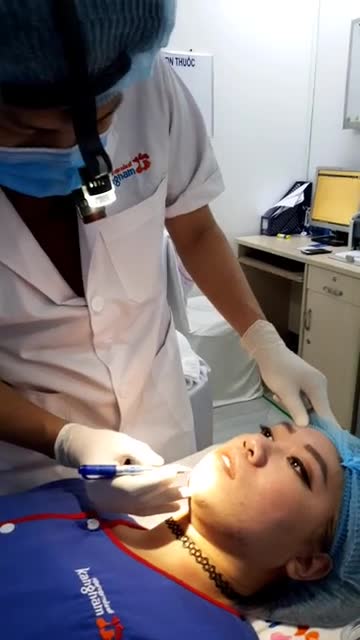 KHÁCH HÀNG TIÊM FILLER CẰM