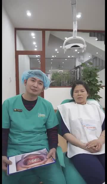 NỤ CƯỜI TỎA NẮNG SAU KHI LÀM 16 RĂNG SỨ