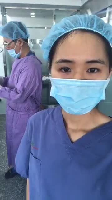 Đặt túi Motiva size 355 cc nâng vòng 1 kết hợp thu nhỏ đầu ngực