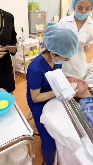 Ca mụn viêm SIÊU TO KHỔNG LỒ chưa từng thấy.