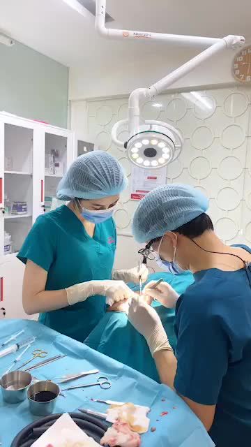 Ca cắt da dư và sửa sẹo ở mí mắt của khách hàng do tai nạn giao thông!