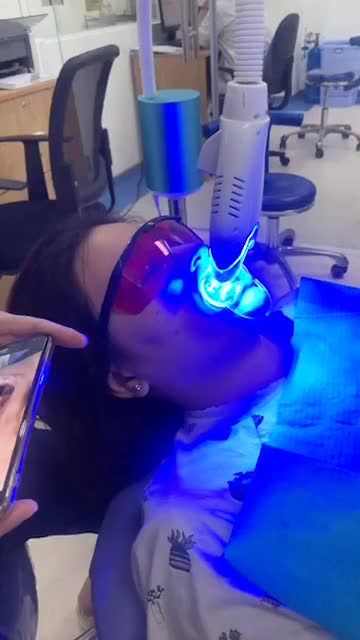 30 phút có hàm răng trắng sáng .Tẩy trắng răng tại Bv thẩm Mỹ Đông Á ưu đãi giảm lên tới 50%