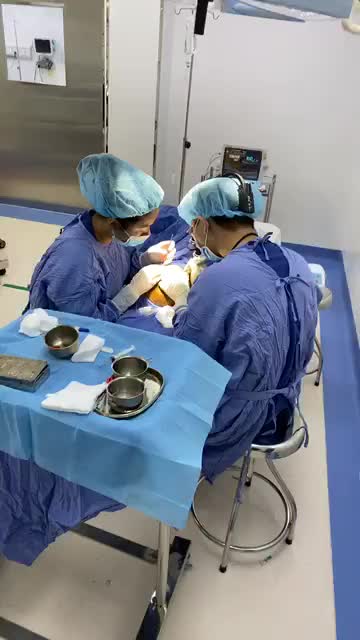 CẤY TÓC TỰ THÂN LÀ CẤY TÓC THẬT HAY TÓC GIẢ