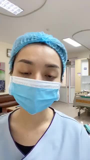 Bà mẹ 4 con với tình trạng bụng sổ, da rạn nhiều. Và sự thay đổi xuất sắc sau khi gặp bác sĩ Hoàng Tuấn.