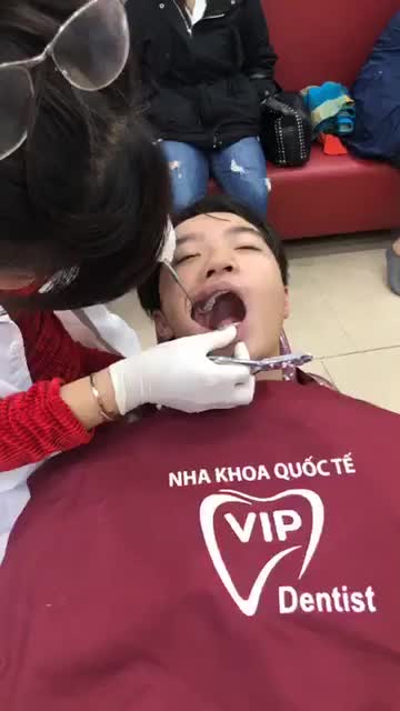 Tháo niềng răng - rạng rỡ đón Xuân
