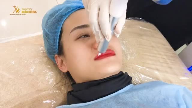 LÀM ĐẸP ĐÓN TẾT LÀ KHÔNG CHẦN CHỪ - PHUN MÔI XONG ƯNG QUÁ, CHỊ KHÁCH HÀNG QUYẾT ĐỊNH ĐIÊU KHẮC MÀY CHỈ TRONG 10 GIÂY