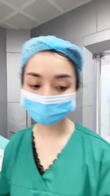 Khách hàng đã từng tạo hình bụng ở một cơ sở khác nhưng không đạt kết quả như mong muốn.