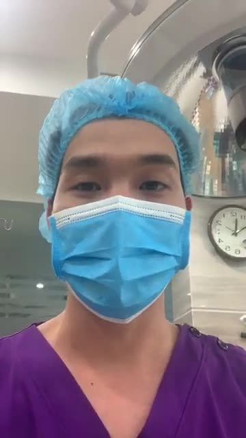 Mồ hôi nách nặng mùi làm bạn cảm thấy mất tự tin trước mọi người