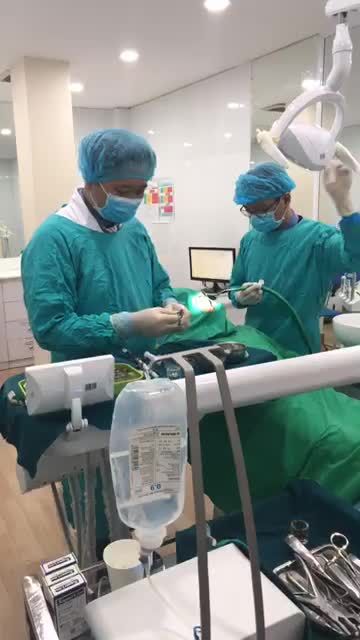 Trồng răng implant