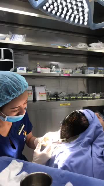 Khách hàng tiệm Biohair lần thứ 3 sau khi cấy tóc Tóc mọc lên dày , sợi tóc chắc khỏe , hết hẳn hói tóc