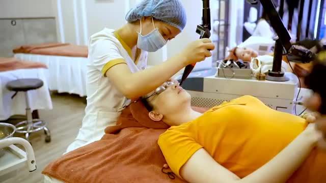 Xóa mờ dấu vết tuổi tác với công nghệ trị nám Laser Diamond Square!