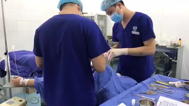 Ca mũi sửa cực khó chiều nay của bác sĩ cho chị khách hàng đã từng làm mũi tại cơ sở khác cách đây 6 năm