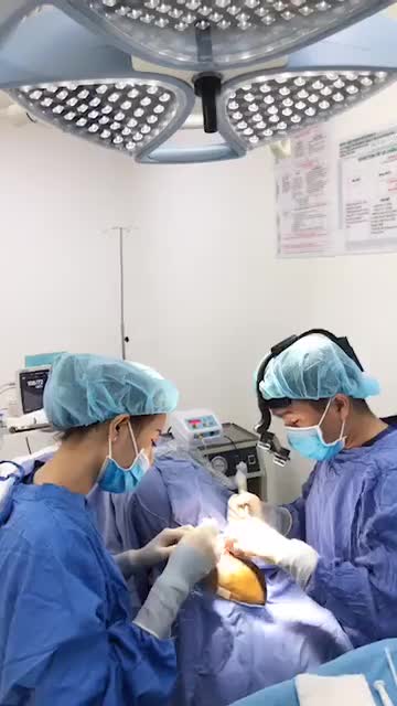 Cận cảnh quá trình cấy tóc cấp độ 5 cho khách hàng