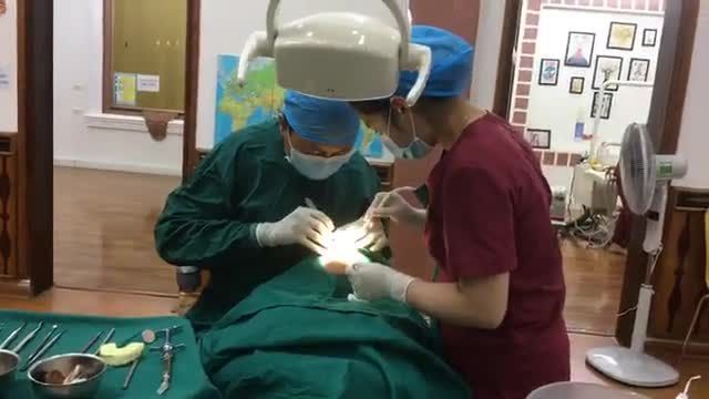 Phẫu thuật cười hở lợi cho chị Lý đến từ Nghệ An.