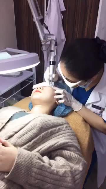 Điều trị tàn nhang sau 2 lần, cải thiện trên 90%