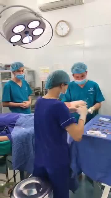 Ca nâng mũi SURGIFORM cuối cùng trong năm 2019 của Dr Vũ Quang cùng ekip.