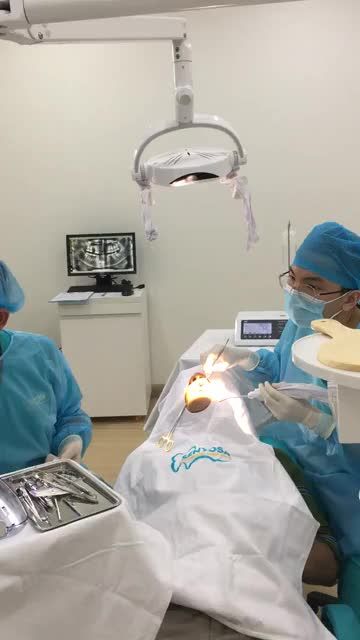 Cấy ghép implant phục hình R21 cho khách hàng tại Nha Khoa Sentosa.