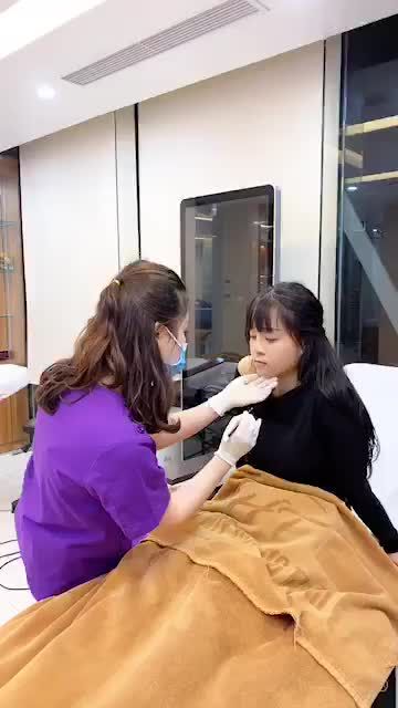 CƠN LỐC LÀM ĐẸP KHÔNG "DAO KÉO" Độn cằm không phẫu thuật với Filler tại Dr Hoàng Tuấn OFF 30% chi phí đến hết ngày 22/1/20