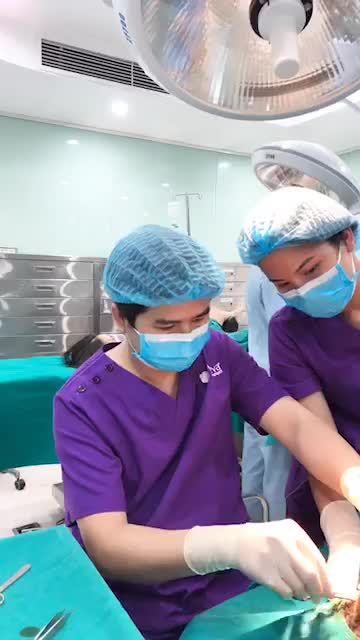 Quá trình độn thái dương, khắc phục tình trạng thái dương khuyết, hõm, giúp gương mặt trẻ trung hơn.