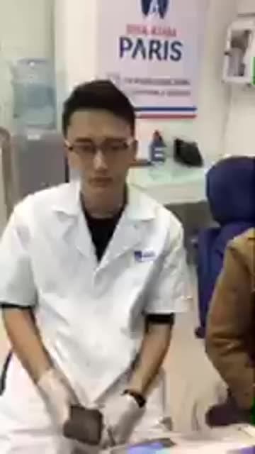 KH bọc chụp 19 răng sứ tại nha khoa Paris Quang Trung.