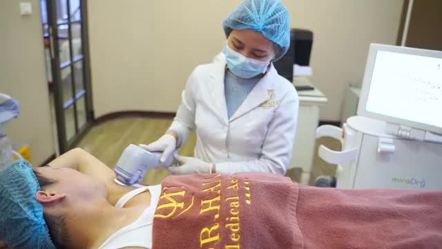 Điều trị triệt để tăng tiết mồ hôi nách với công nghệ Miradry - Tự tin thả dáng đón Xuân về!