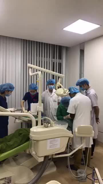 Cấy ghép implant phục hồi 6 răng mất tại cơ sở 160 Tây Sơn, Đống Đa, Hà Nội