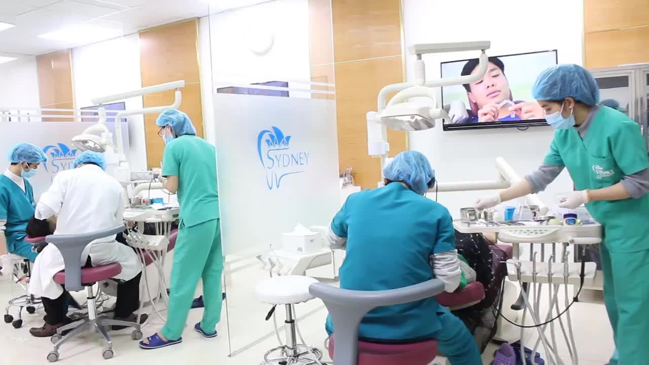 Case gắn mắc cài pha lê cho bệnh nhân T. M. H - 28 tuổi ở Thái Bình