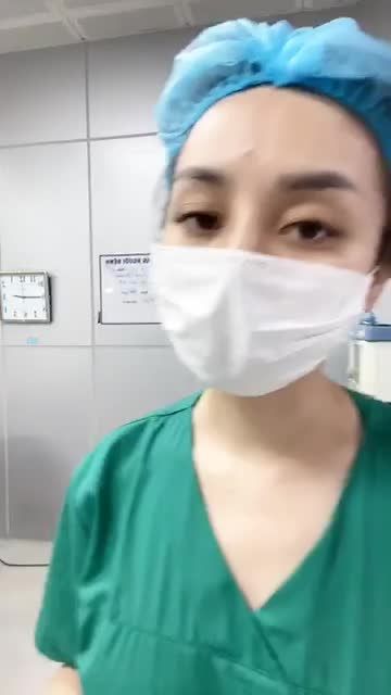 Combo trẻ hoá toàn diện tìm lại sự tự tin cho bà mẹ 3 con Cùng theo dõi quá trình bác sĩ thực hiện nhé!