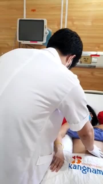 Ngắm nhìn vòng eo "nhỏ xinh" của Việt Kiều Mỹ sau giảm mỡ