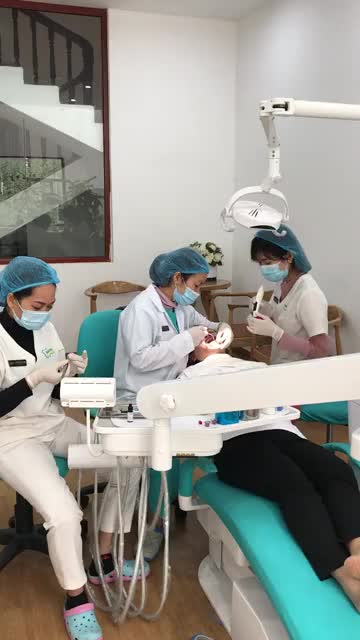 GẮN MẮC CÀI KIM LOẠI CHO HÀM RĂNG KHẤP KHỂNH